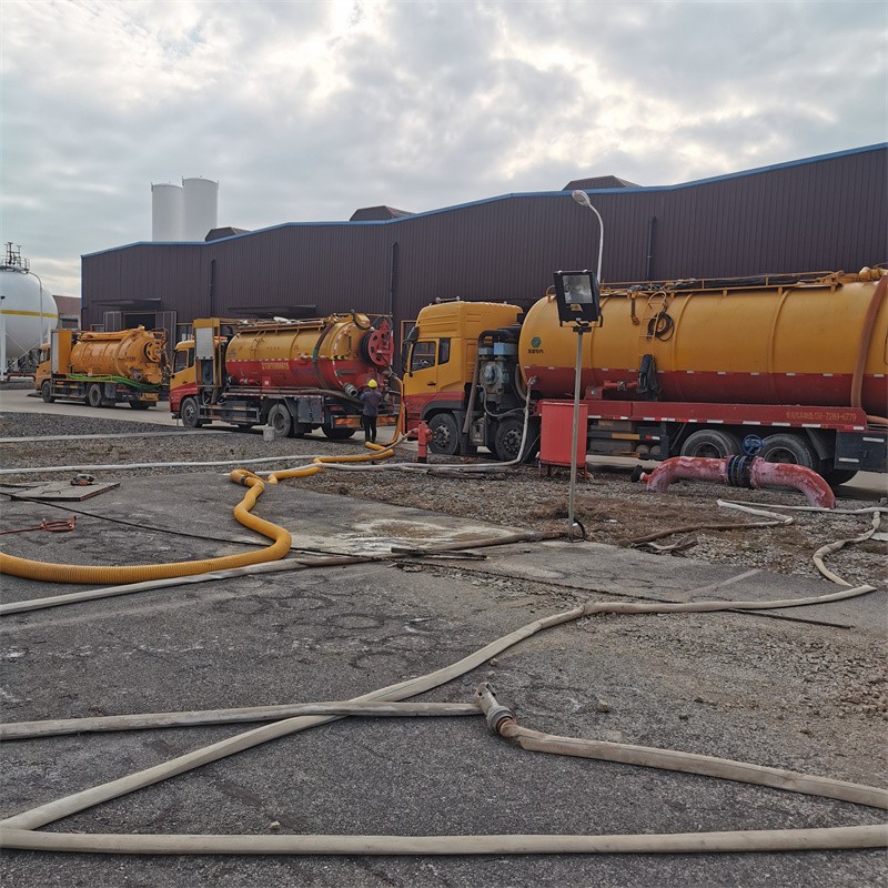 南江污水池清理